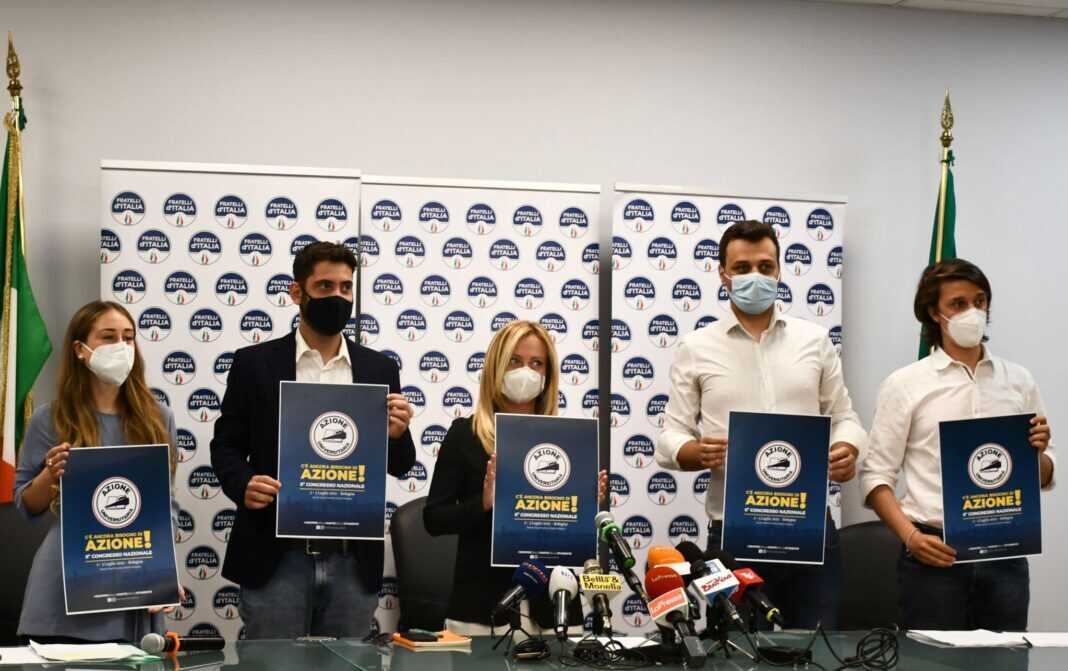 Fabio Roscani, presidente di Gioventù Nazionale e Giorgia Meloni, presidente di Fratelli d’Italia durante la conferenza stampa di Azione Universitaria.
