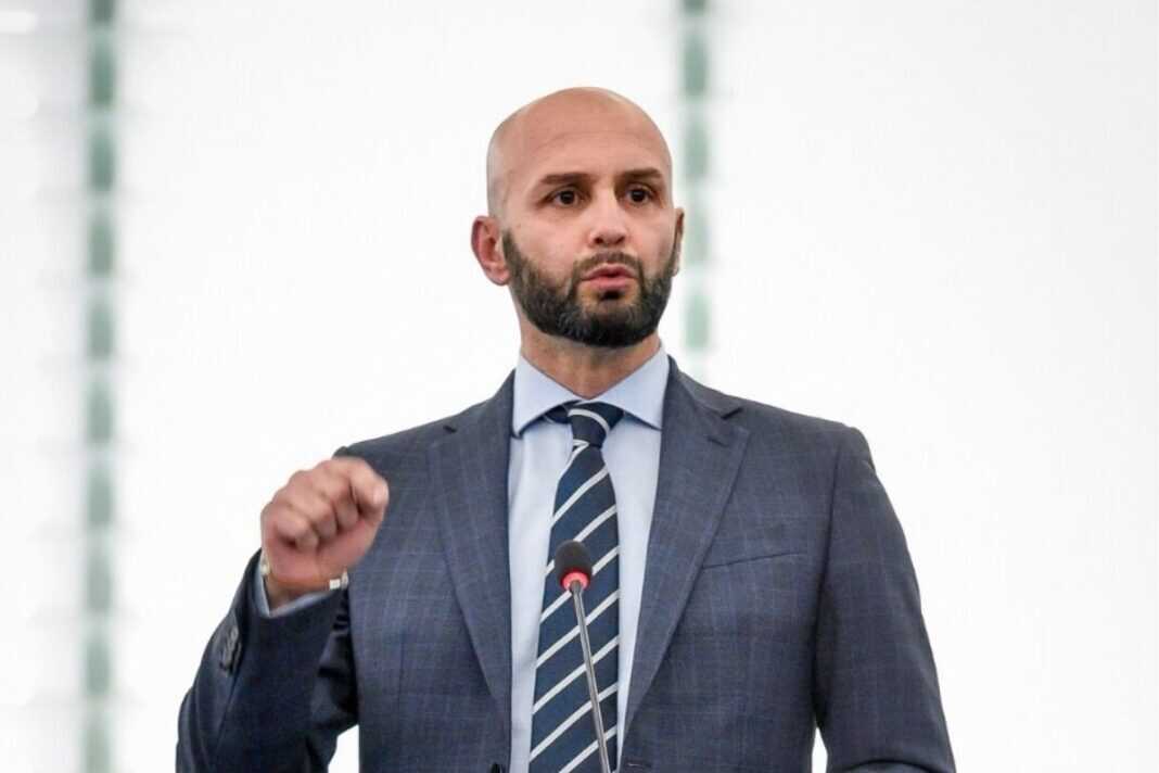 Nicola Procaccini, europarlamentare di Fratelli d'Italia-ECR.