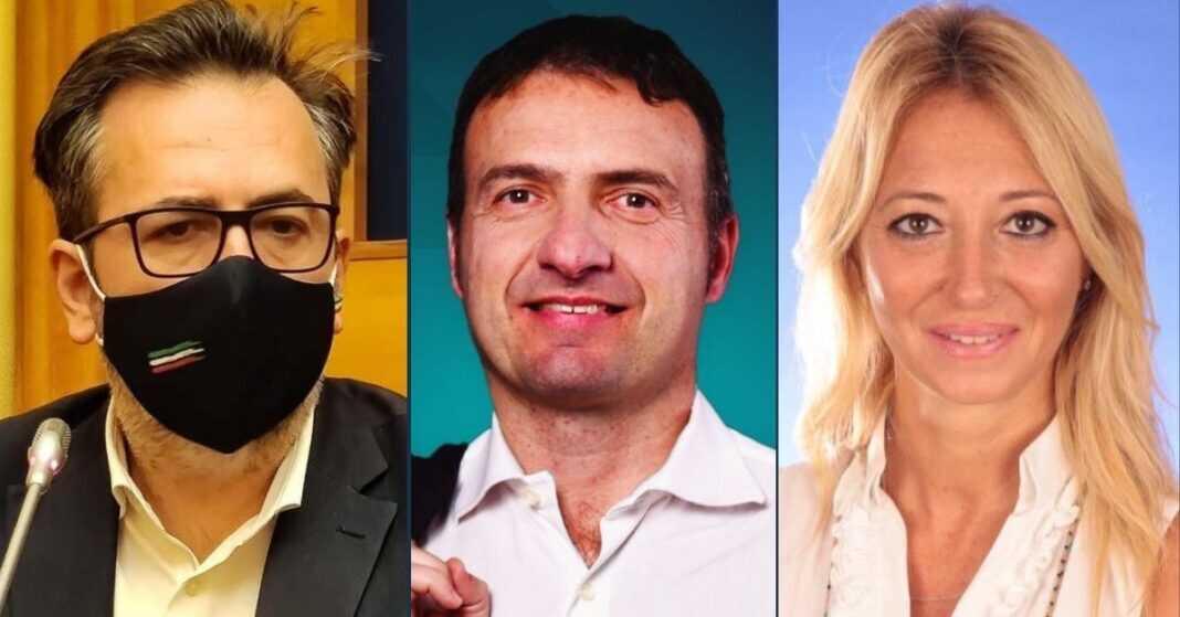 Andrea de Priamo consigliere di Fratelli d'Italia al Comune di Roma, Fabrizio Ghera, capogruppo di Fratelli d'Italia alla Regione Lazio e Sara Adriani consigliere di Fratelli d'Italia in X Municipio.