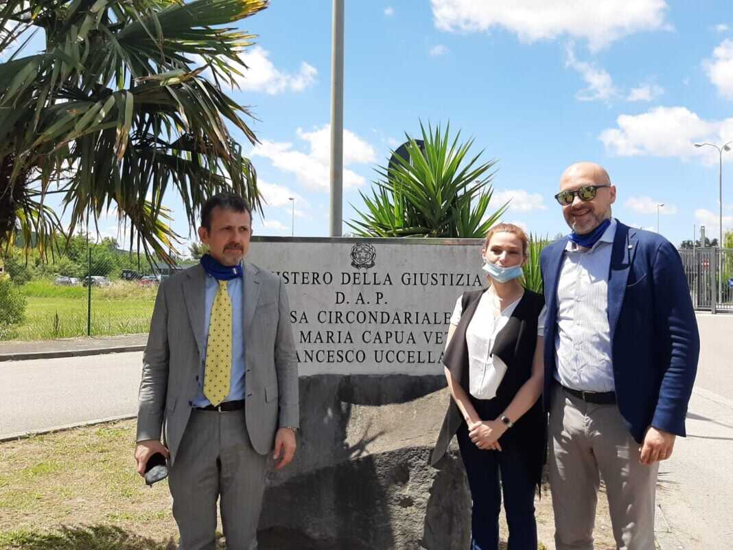 deputati di Fratelli d'Italia Andra Delmastro ed Emanuele Prisco, rispettivamente responsabile Giustizia di FDI e capogruppo FDI in commissione affari costituzionali a margine della loro visita nel carcere di Santa Maria Capua Vetere.