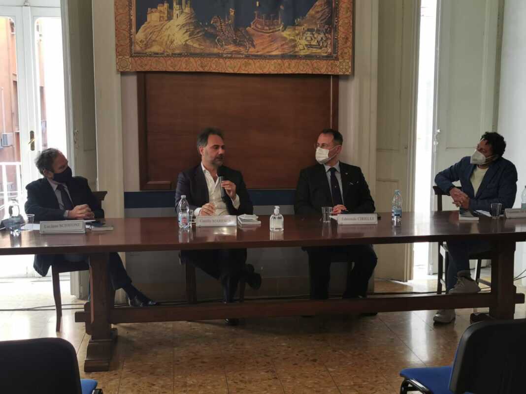La presentazione del libro di Catello Maresca ‘NCO Le radici del male’ al Centro Studi La Contea, Napoli.