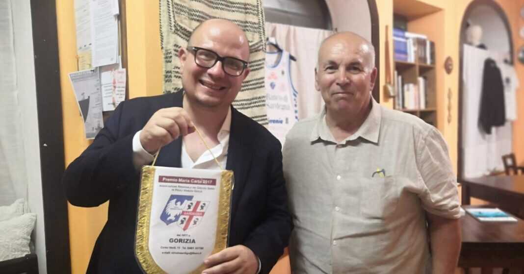 Salvatore Deidda, deputato di Fratelli d'Italia durante la visita al circolo dei sardi di Gorizia.