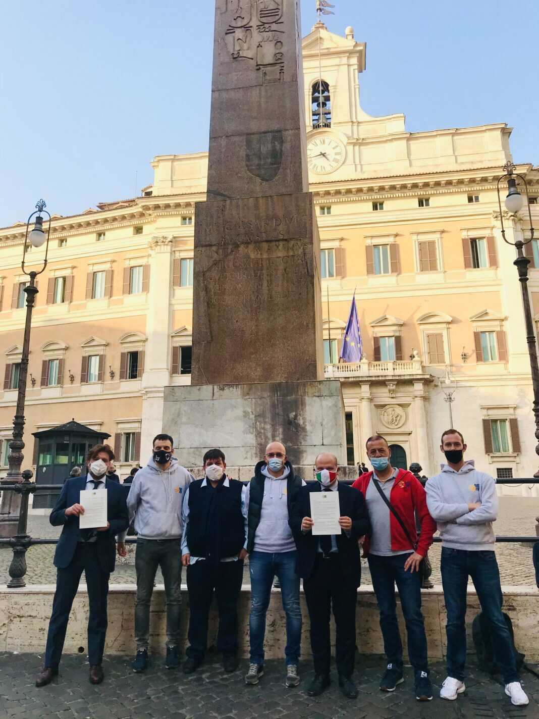 Salvatore Deidda, Deputato di FdI, Marco Osnato, Responsabile Nazionale Attività Produttive e Riccardo Zucconi, Capogruppo in Commissione Attività Produttive.